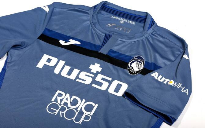 Atalanta presentate le nuove maglie per il 2020 2021. Foto Sky